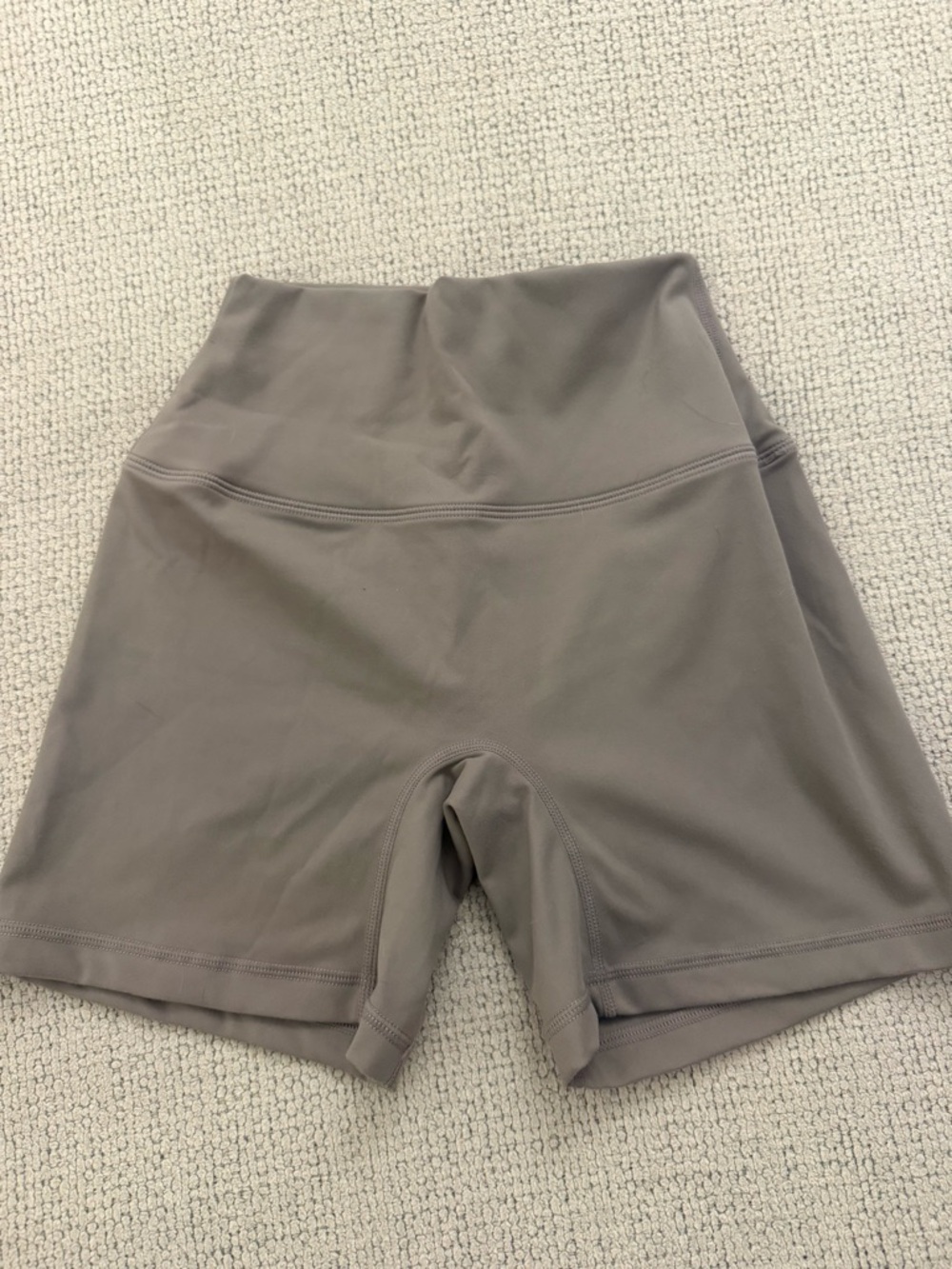 Set Active taupe shorts